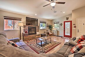 Half-mi to Bear Mtn Ski Resort: Cabin w/ Hot Tub