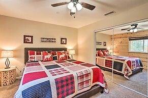 Half-mi to Bear Mtn Ski Resort: Cabin w/ Hot Tub