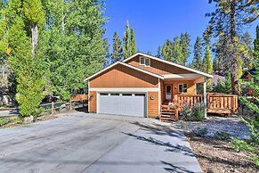 Half-mi to Bear Mtn Ski Resort: Cabin w/ Hot Tub