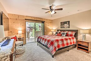 Half-mi to Bear Mtn Ski Resort: Cabin w/ Hot Tub