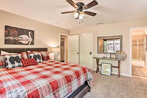 Half-mi to Bear Mtn Ski Resort: Cabin w/ Hot Tub