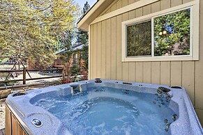 Half-mi to Bear Mtn Ski Resort: Cabin w/ Hot Tub
