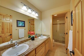 Sandpoint Waterfront Getaway on Lake Pend Oreille!