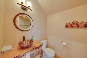 Sandpoint Waterfront Getaway on Lake Pend Oreille!