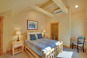 Sandpoint Waterfront Getaway on Lake Pend Oreille!