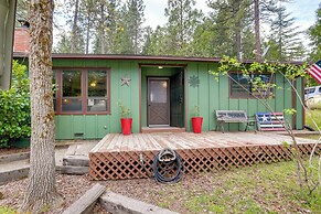 1 Mi to Lake: Hot Tub Haven in Pollock Pines!