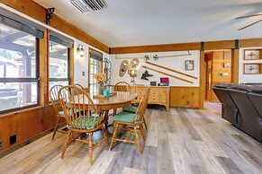 1 Mi to Lake: Hot Tub Haven in Pollock Pines!