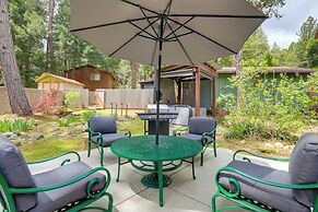 1 Mi to Lake: Hot Tub Haven in Pollock Pines!