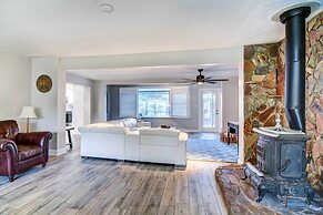 Beautiful Clearwater Getaway < 6 Mi to Beach!