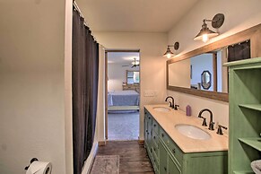 Bright Shawano Lake Oasis - Walk to Boat Launch!