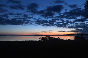 Bright Shawano Lake Oasis - Walk to Boat Launch!