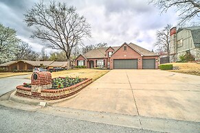 Pet-friendly Tulsa Escape w/ Private Hot Tub!