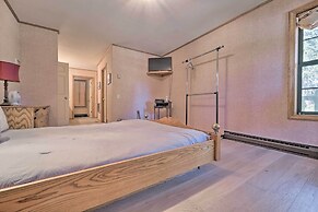 Truckee Cabin w/ Wraparound Deck & Pool Access