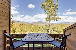 Silverthorne Townhome w/ Deck: 4 Mi to Marina