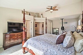 Large Yard + Hot Tub: Reno Retreat!