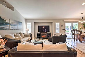 Large Yard + Hot Tub: Reno Retreat!