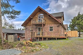 Rockaway Beach Hideaway w/ Hot Tub & Fireplace!