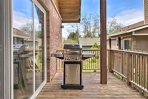 Rockaway Beach Hideaway w/ Hot Tub & Fireplace!