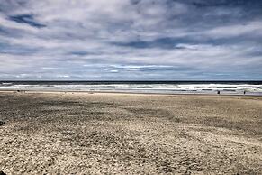 Rockaway Beach Hideaway w/ Hot Tub & Fireplace!