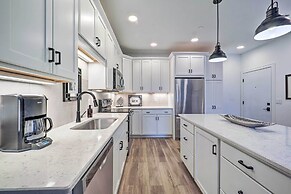 Downtown Traverse City Condo < 1/2 Mi to Beach!