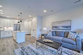 Downtown Traverse City Condo < 1/2 Mi to Beach!