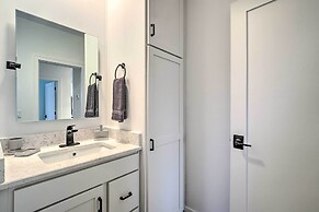 Downtown Traverse City Condo: 32 Mi to Ski Slopes!