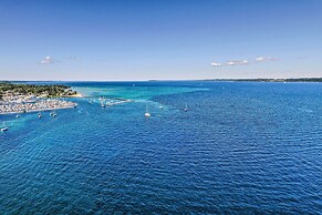 Downtown Traverse City Condo: 32 Mi to Ski Slopes!