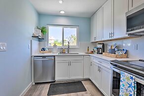 Holmes Beach Retreat: Walk to Beach & Dining!