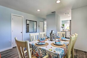 Holmes Beach Retreat: Walk to Beach & Dining!