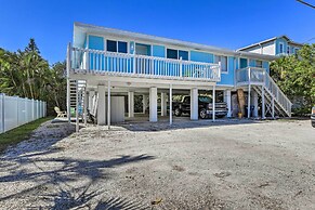 Holmes Beach Retreat: Walk to Beach & Dining!