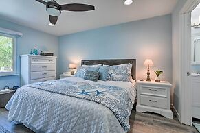 Holmes Beach Retreat: Walk to Beach & Dining!