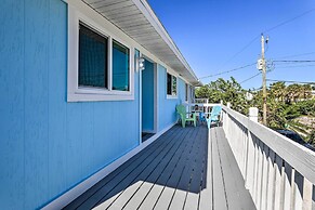 Holmes Beach Retreat: Walk to Beach & Dining!