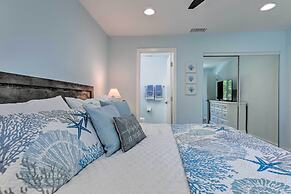 Holmes Beach Retreat: Walk to Beach & Dining!