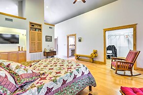 Johnson City Home w/ Hot Tub - Close to Wineries!