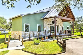 Johnson City Home w/ Hot Tub - Close to Wineries!