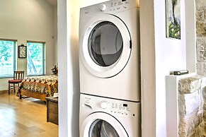 Johnson City Home w/ Hot Tub - Close to Wineries!