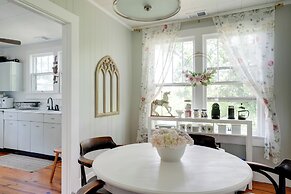 'carousel Cottage:' North Chattanooga Home!