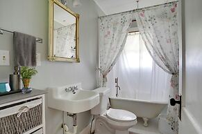 'carousel Cottage:' North Chattanooga Home!