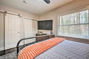 Atlanta Retreat w/ Deck in Greenbriar Area!