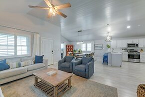 Private Pool & Furnished Deck: Port Aransas Home!