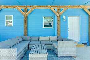 Private Pool & Furnished Deck: Port Aransas Home!