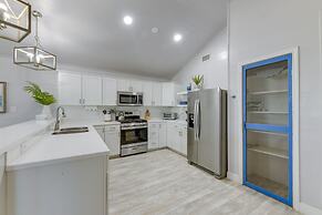 Private Pool & Furnished Deck: Port Aransas Home!