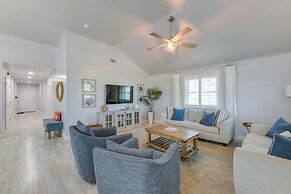 Private Pool & Furnished Deck: Port Aransas Home!