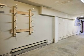 Walk to Lake Dillon: Condo w/ Views in Frisco