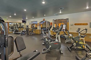 Walk to Ski Shuttle: Truckee Condo w/ Hot Tub