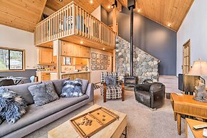 Deck + Fireplace: Log Cabin in Tahoe Donner!