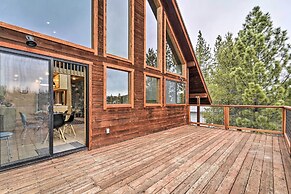 Deck + Fireplace: Log Cabin in Tahoe Donner!