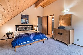 Deck + Fireplace: Log Cabin in Tahoe Donner!