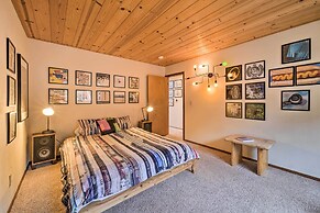 Deck + Fireplace: Log Cabin in Tahoe Donner!