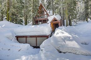 Rustic Truckee Cabin w/ Donner Lake Views!